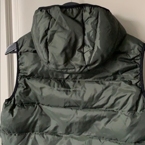 NEW Modfitters Army Green Puffer Vest with Hood - Picture 2 of 4
